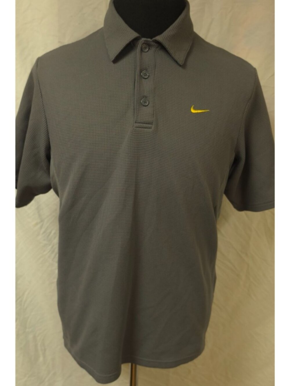 Nike Fit Dry Mens Medium Grey Textured Short Sleeve Logo Golf Polo Shirt